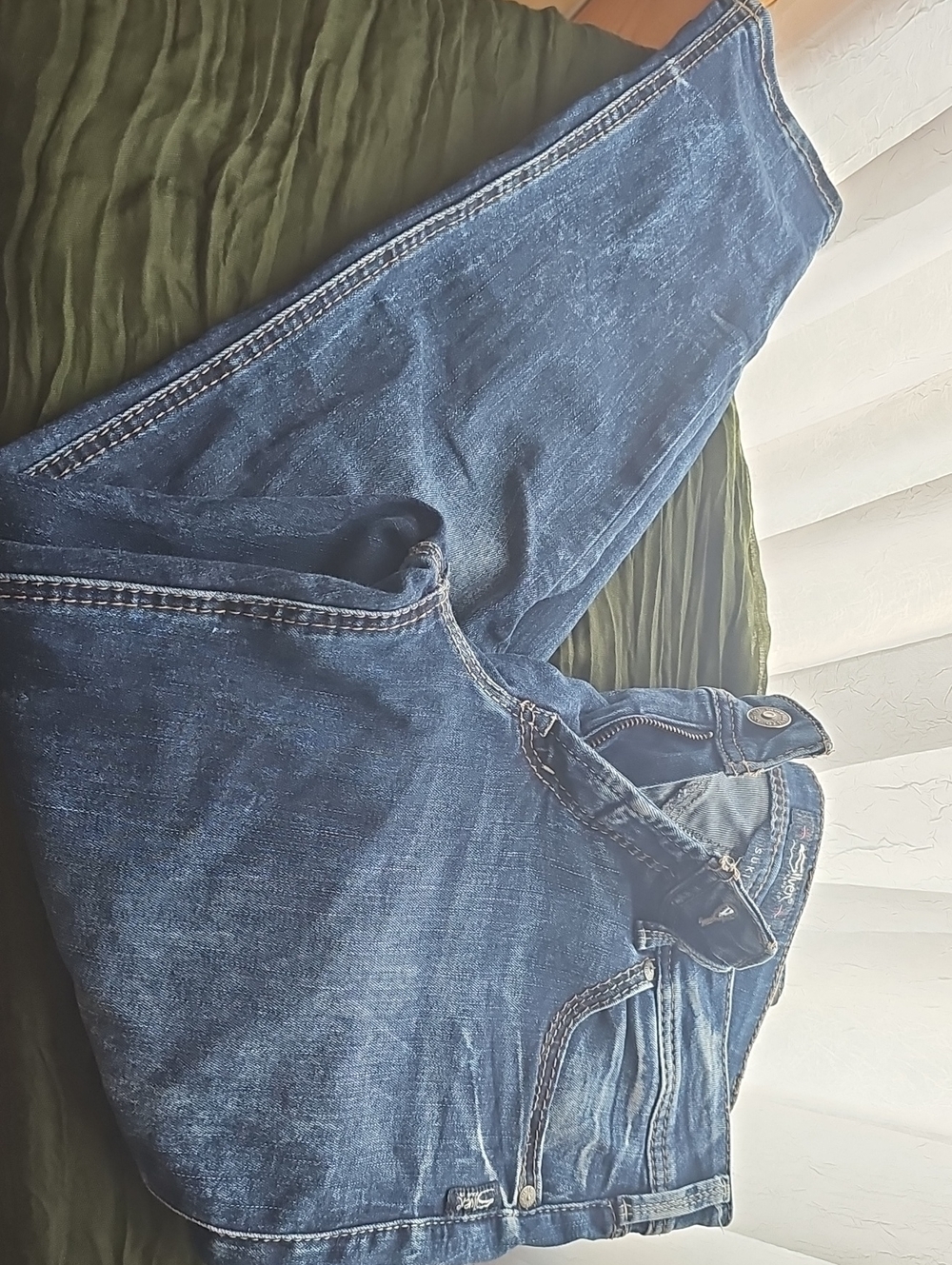 Silver Jeans Women's Straight-Leg Indigo Denim
